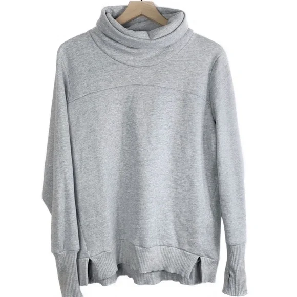 ALO Yoga Haze Long Sleeve Sweatshirt - Picture 3 of 8